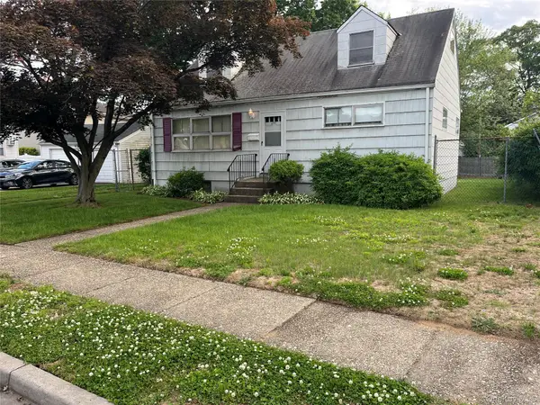 497 Maryann Lane, West Hempstead, NY 11552