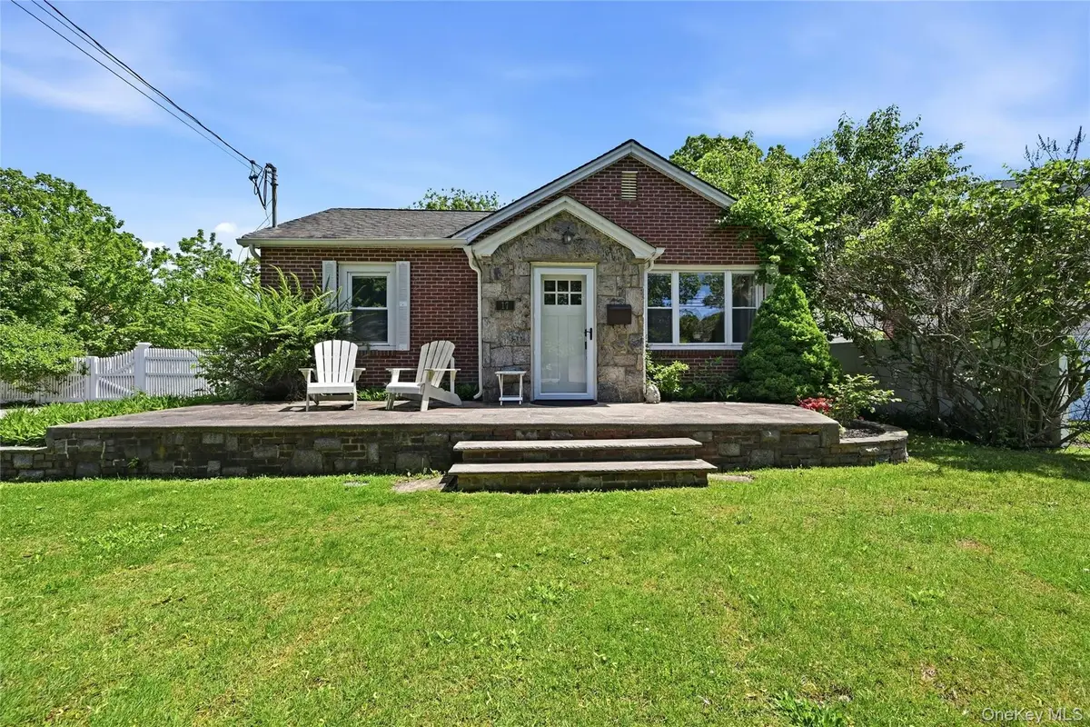 17 Pauchogue Avenue, East Islip, NY 11730 - #1