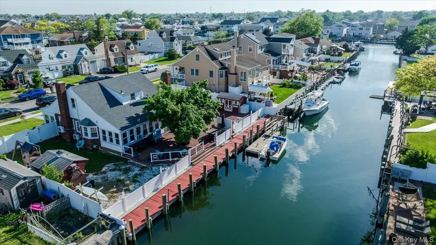 48 W 3rd Street, Freeport, NY 11520 - #2