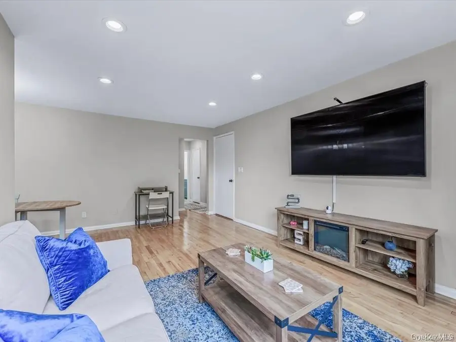 56 Edwards Street #2B, Roslyn Heights, NY 11577 - #3