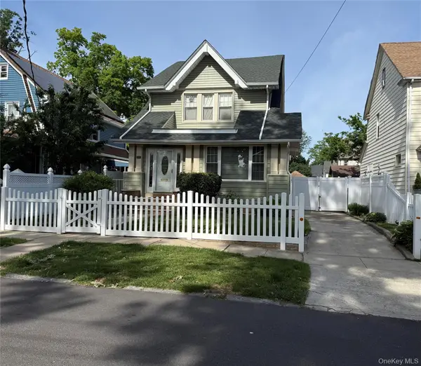 110-07 196th Street, Saint Albans, NY 11412
