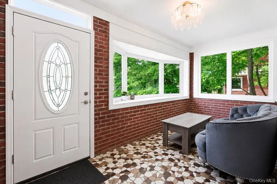 27 Alice Court, East Rockaway, NY 11518 - #2