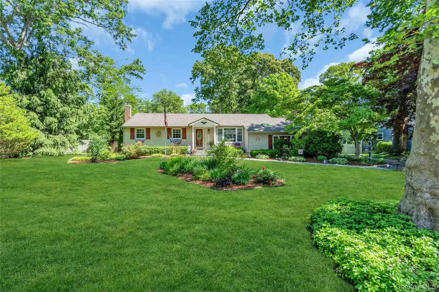 25 Del Place, Hauppauge, NY 11788 - #2