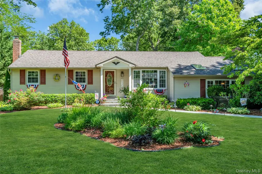 25 Del Place, Hauppauge, NY 11788 - #3