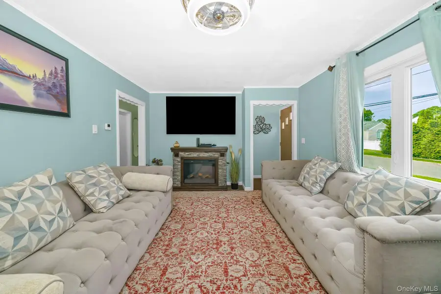 72 Peckham Avenue, Islip, NY 11751 - #3