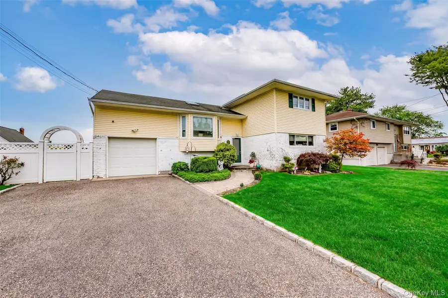 6 Oneida Street, Deer Park, NY 11729 - #2