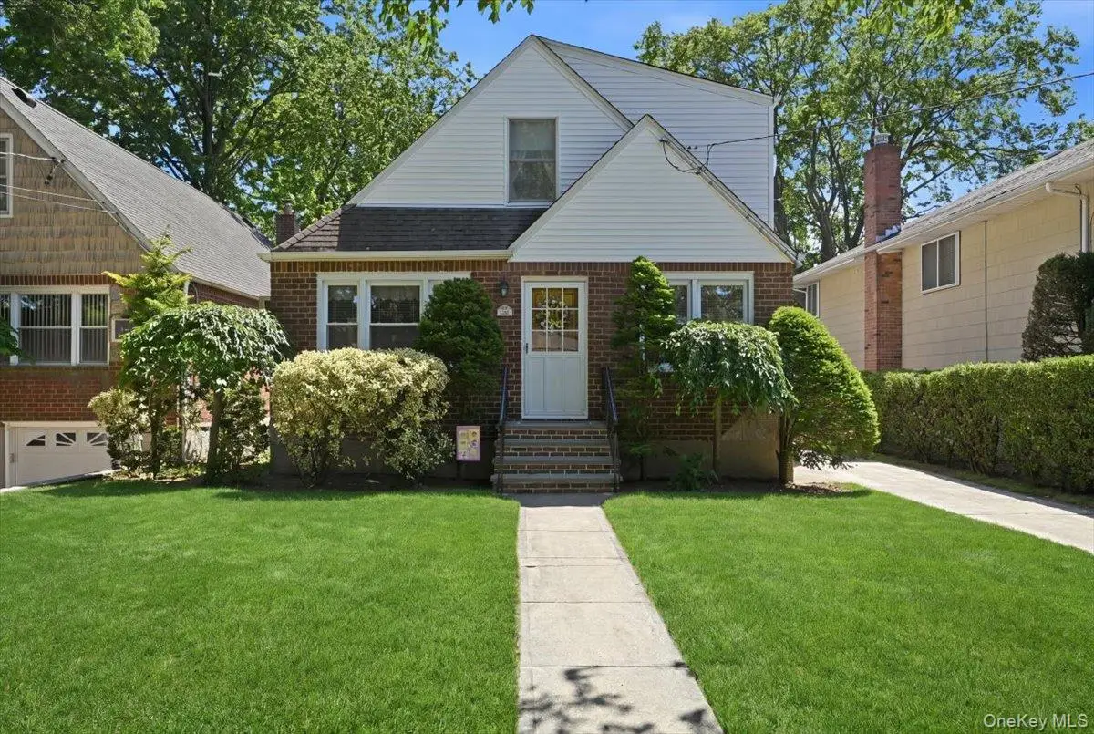 154 Cypress Street, Floral Park, NY 11001 - #1