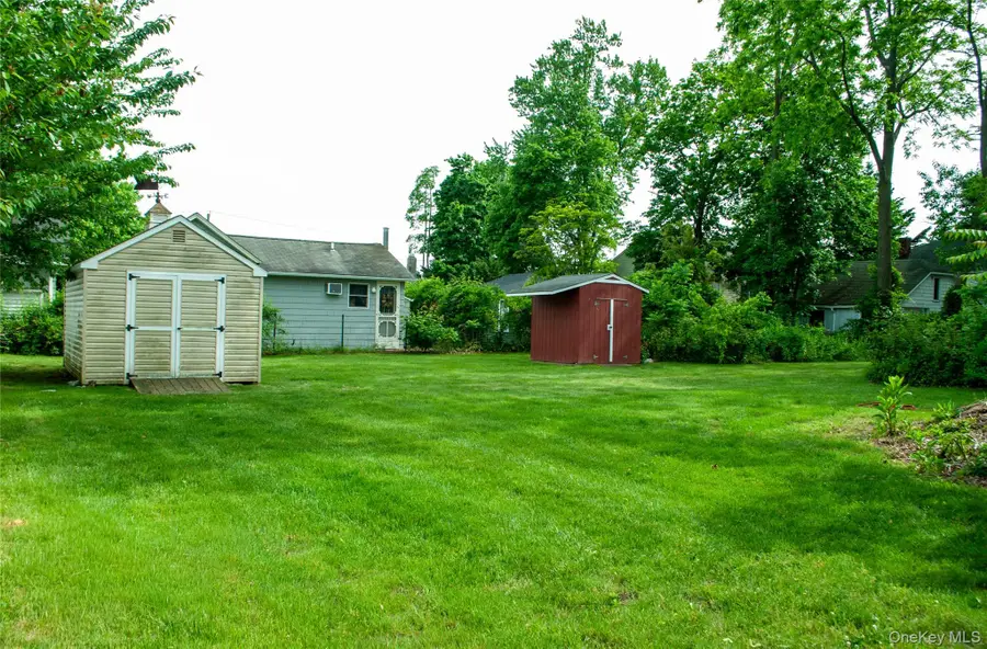 22 Oakland Avenue, Port Jefferson Station, NY 11776 - #3