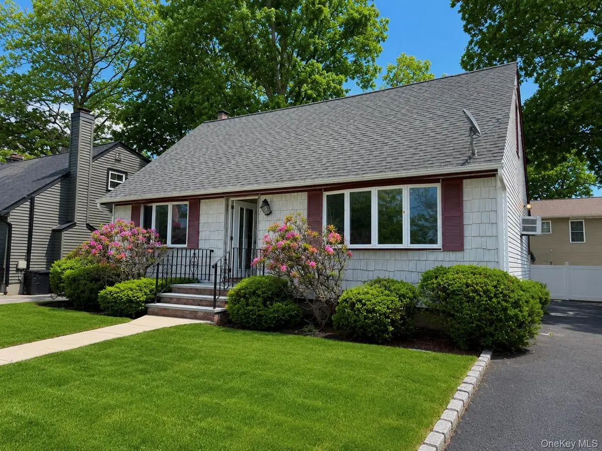 6 Decatur Street, Roosevelt, NY 11575 - #1