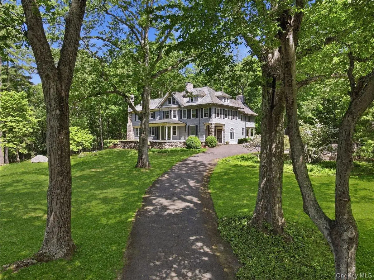 254 Mclain Street, Bedford Corners, NY 10549 - #1