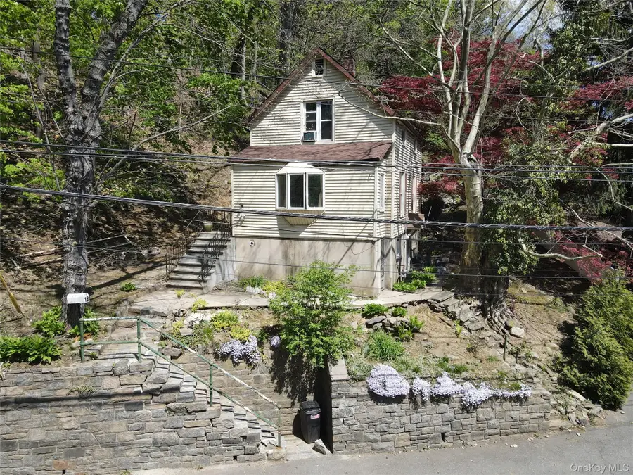 18 Columbus Avenue, Valhalla, NY 10595 - #3