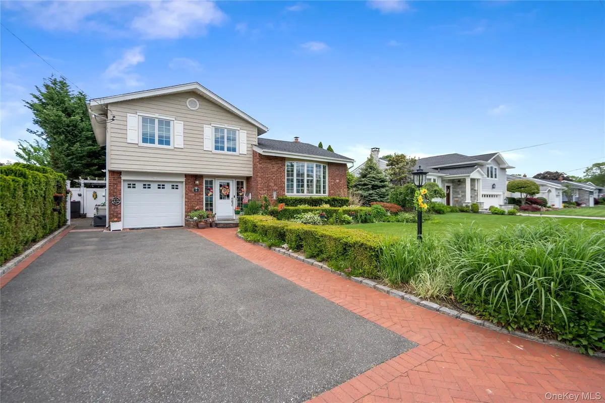39 Brewster Road W, Massapequa, NY 11758 - #1