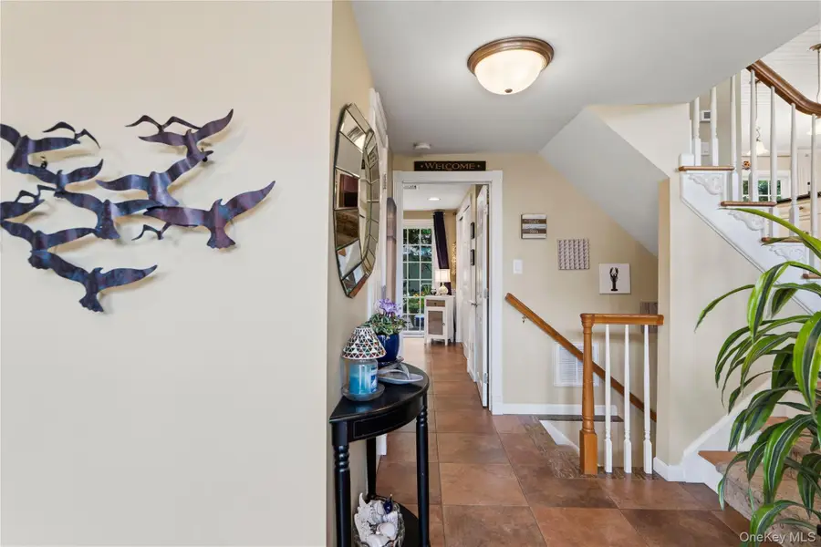 39 Brewster Road W, Massapequa, NY 11758 - #3