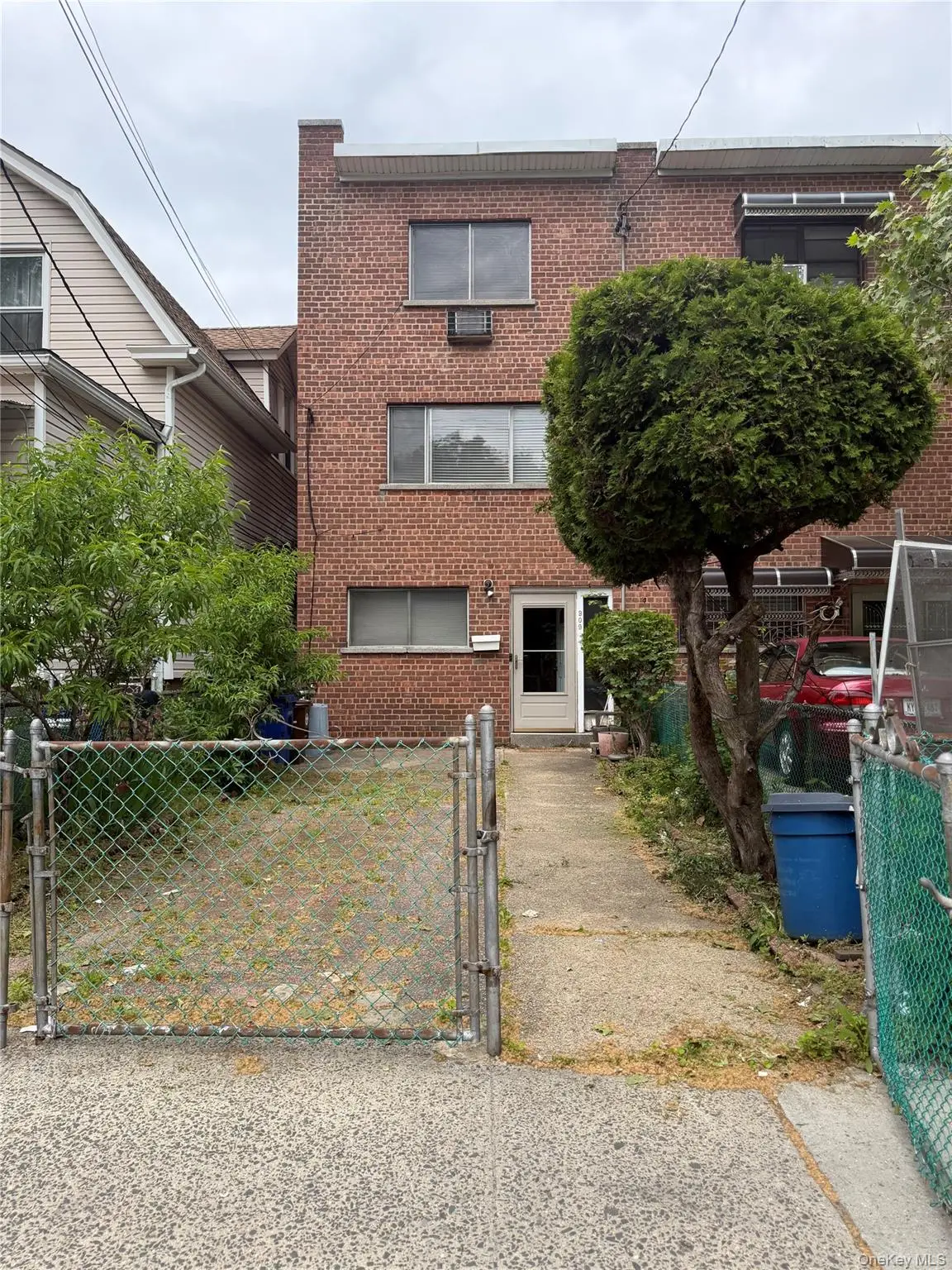 909 Burke Avenue, Bronx, NY 10469 - #1