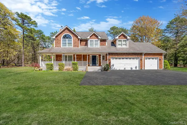 41 N Cozine Road, Manorville, NY 11949