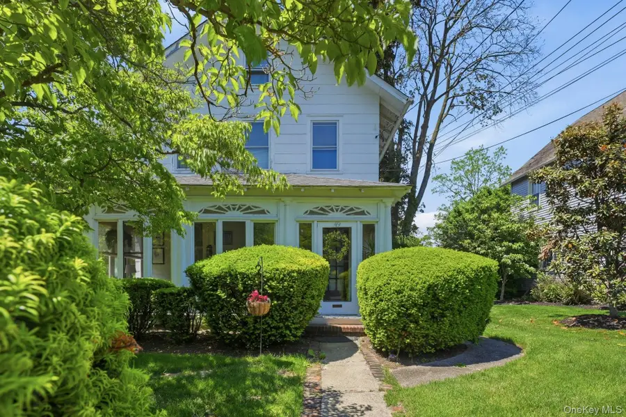 49 Clinton Avenue, Huntington, NY 11743 - #3
