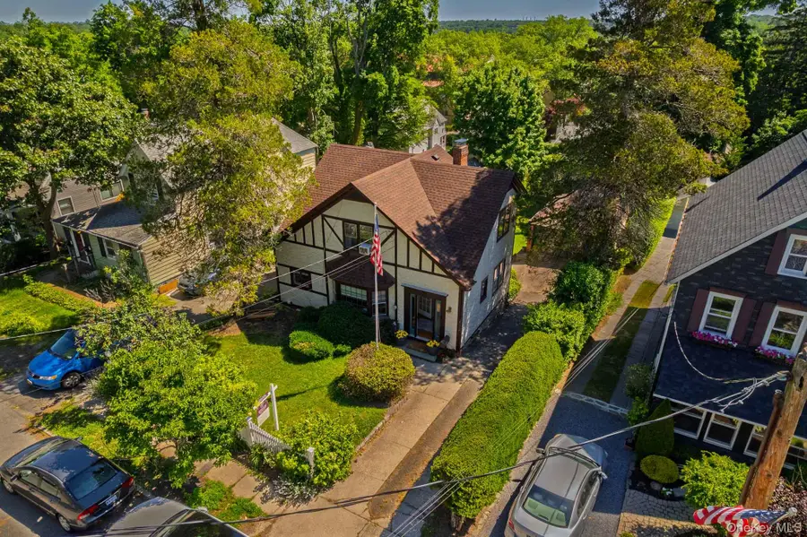 20 Hillside Avenue, Huntington, NY 11743 - #3