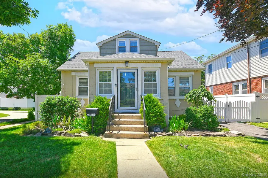2478 S Saint Marks Avenue, Bellmore, NY 11710 - #2