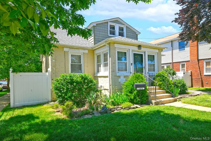2478 S Saint Marks Avenue, Bellmore, NY 11710 - #3