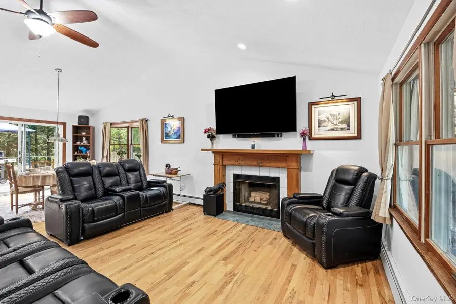 1 Amagansett Drive E, East Hampton, NY 11937 - #2