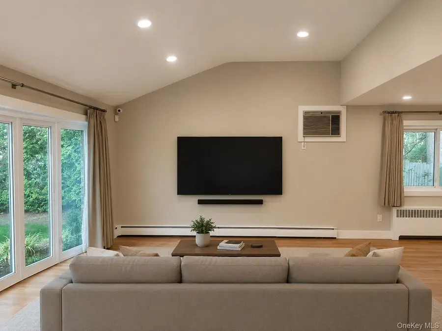11 Royal Oak Drive, Huntington, NY 11743 - #3