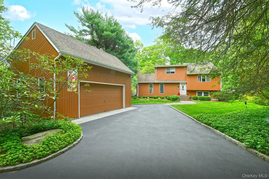 21 Craig Drive, South Huntington, NY 11746 - #3