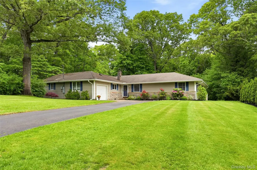 25 Edcris Lane, Huntington, NY 11743 - #3