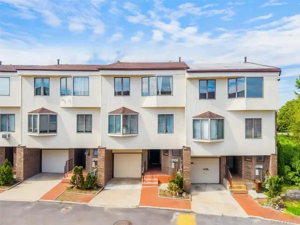 12027 Riviera Court #2B, College Point, NY 11356