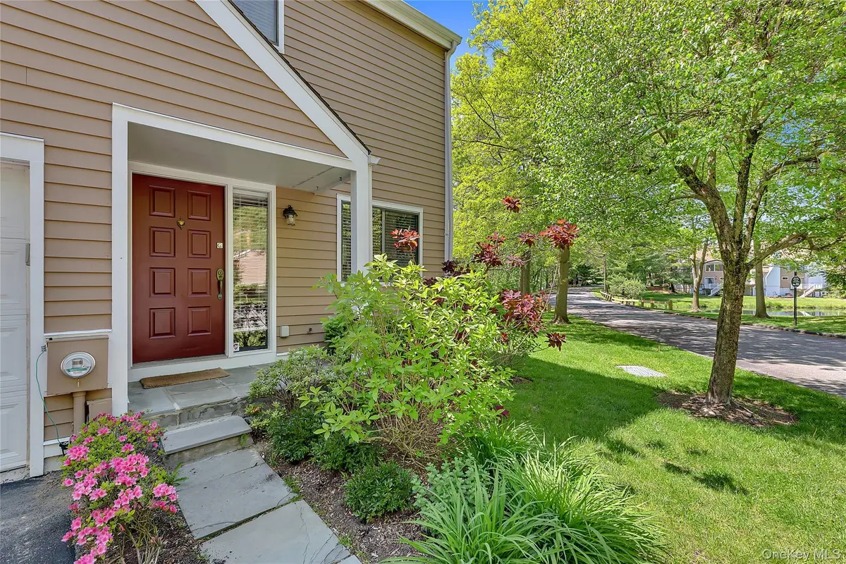 127 Stone Bridge Square, Chappaqua, NY 10514 - #1