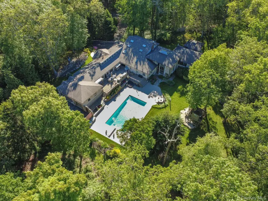 121 Laurel Lane, Laurel Hollow, NY 11791 - #3