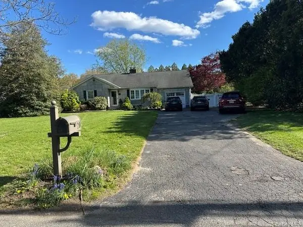 20 Bayside Avenue, Medford, NY 11763