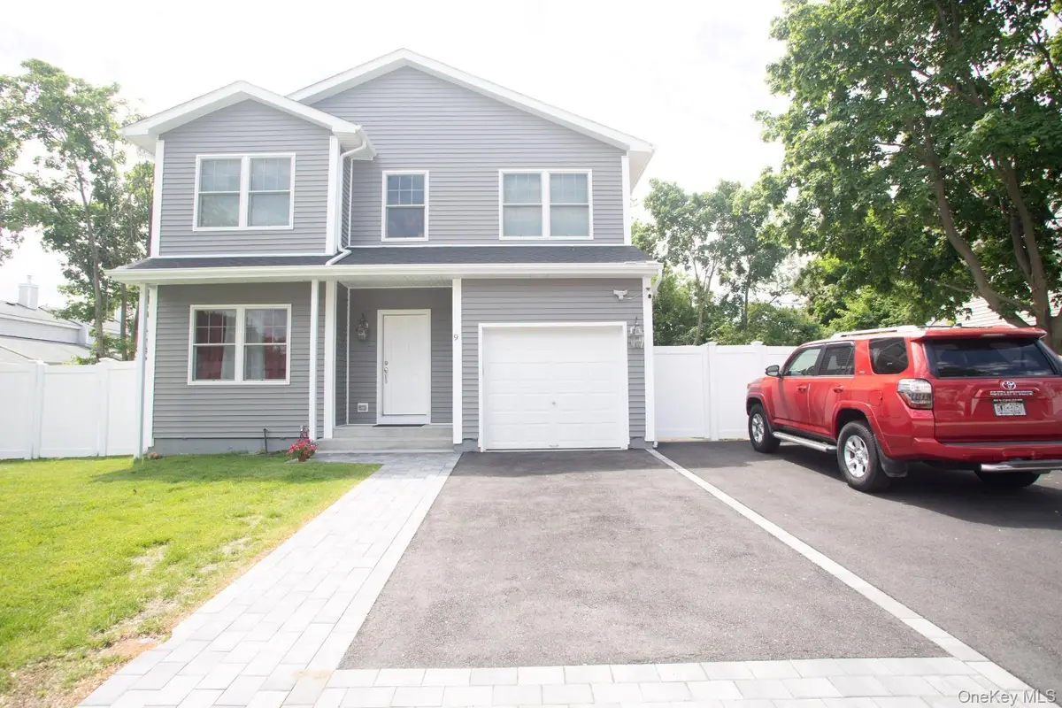 9 Okane Street, Central Islip, NY 11722 - #1