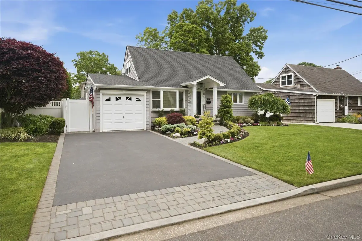 272 Hamilton Avenue, Massapequa, NY 11758 - #1