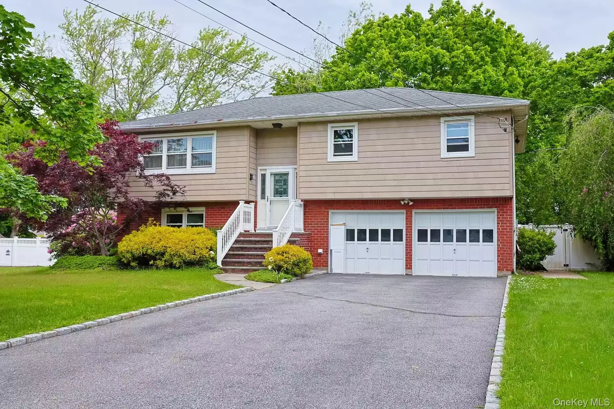 9 Grossman Street, Melville, NY 11747 - #1