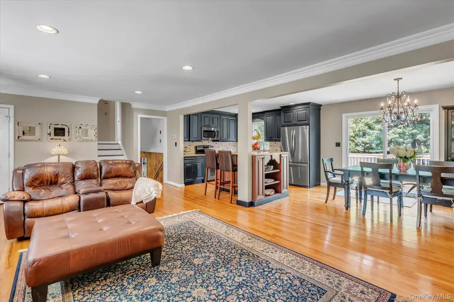 14 Brittany Court, Northport, NY 11768 - #3