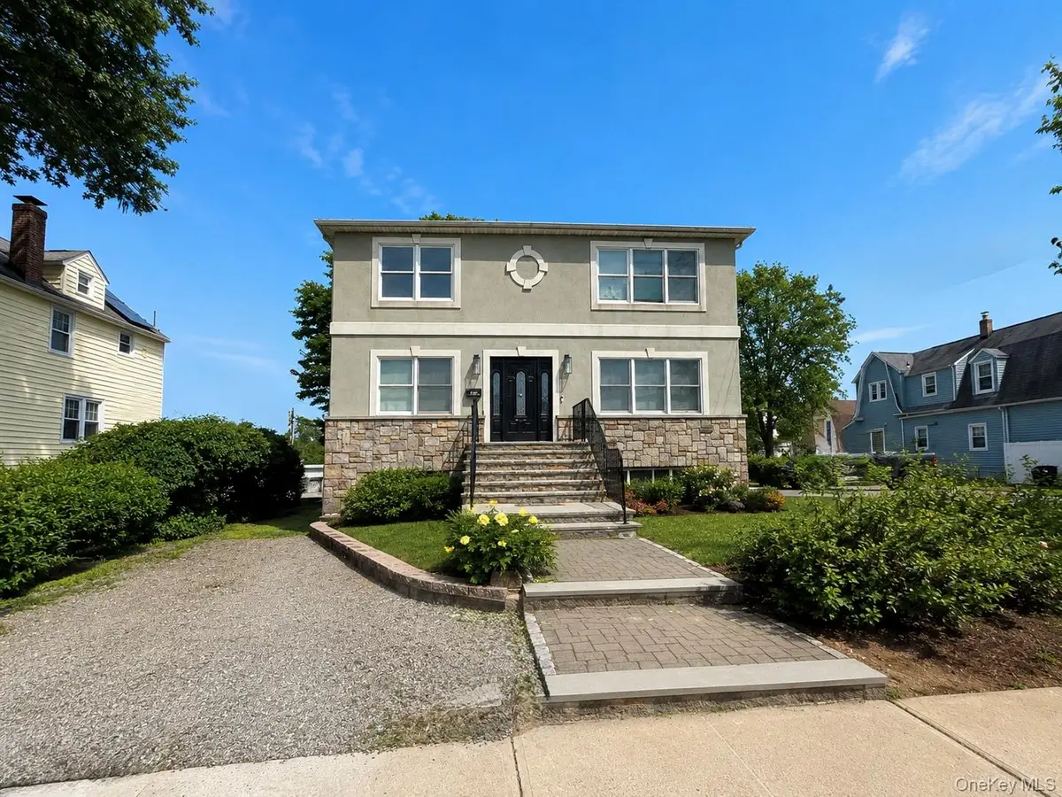 424 Bellevue Avenue, Yonkers, NY 10703 - #1