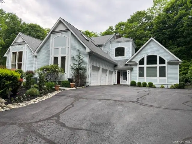 19 W Gate Road, Suffern, NY 10901 - #1