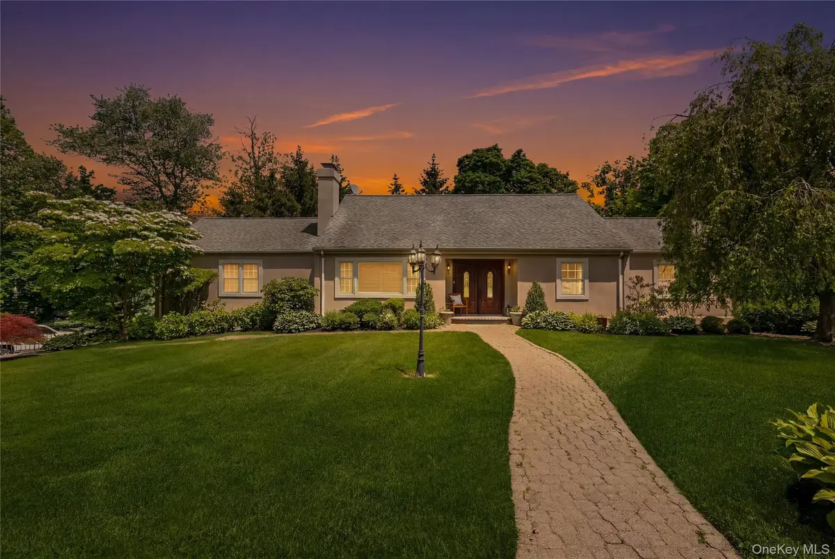 1 Hunting Ridge Road, White Plains, NY 10605 - #1