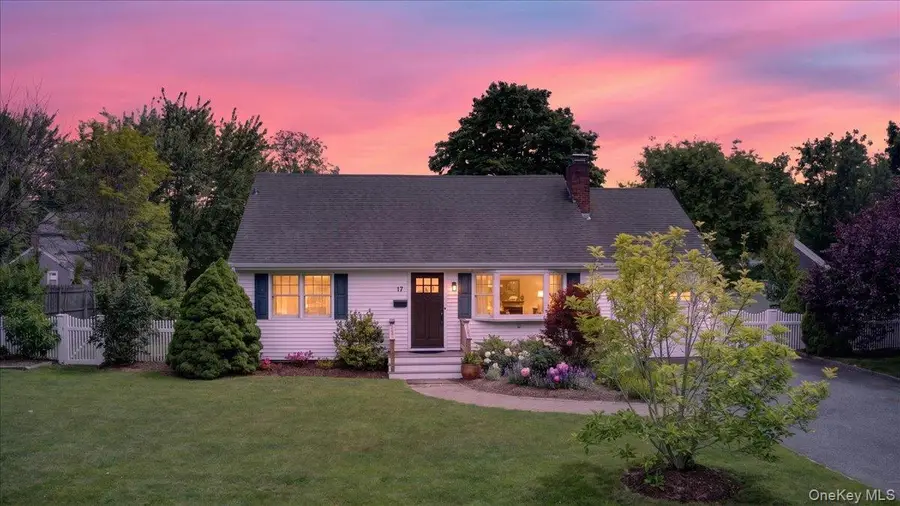 17 Barteau Avenue, Blue Point, NY 11715 - #2