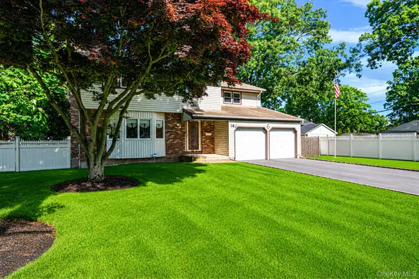 18 Deer Park Boulevard, Deer Park, NY 11729