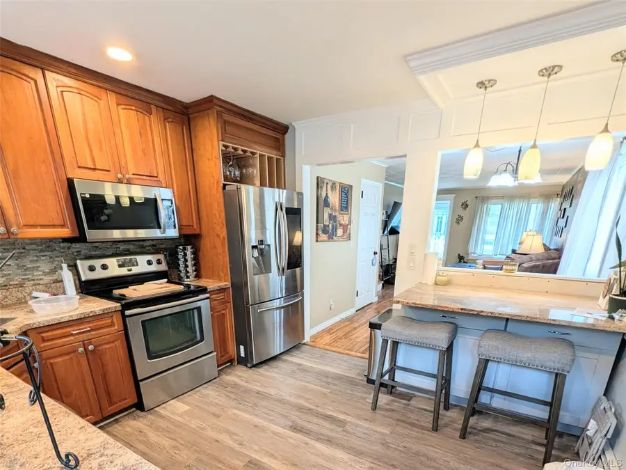 35 E Jackson Avenue E, Babylon, NY 11702 - #3