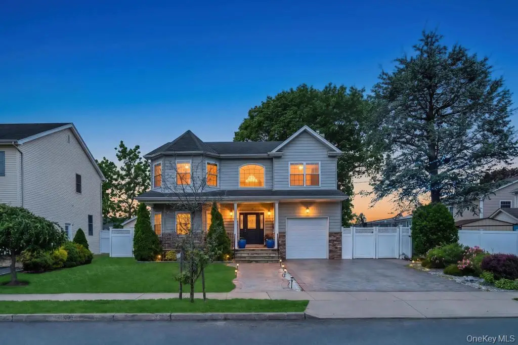 14 Kent Road, Valley Stream, NY 11580 - #1