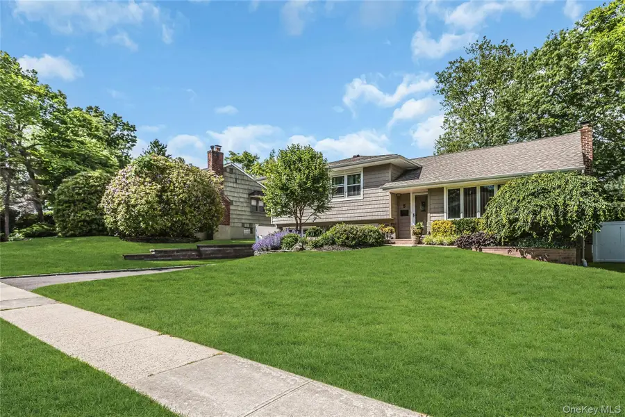 5 Simpson Drive, Old Bethpage, NY 11804 - #2