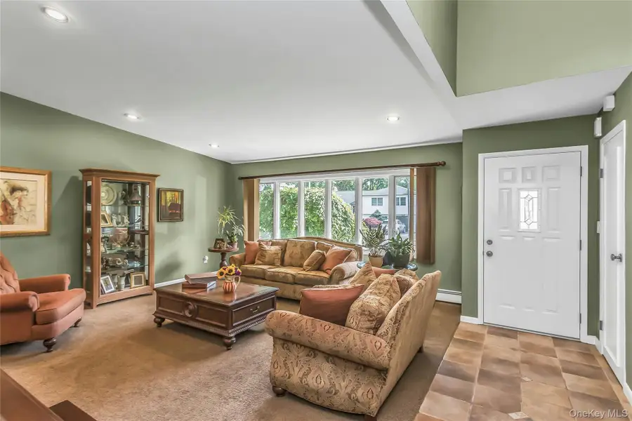 5 Simpson Drive, Old Bethpage, NY 11804 - #3