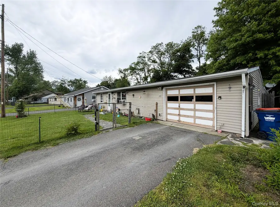 33 Plattekill Drive, Mount Marion, NY 12456 - #3