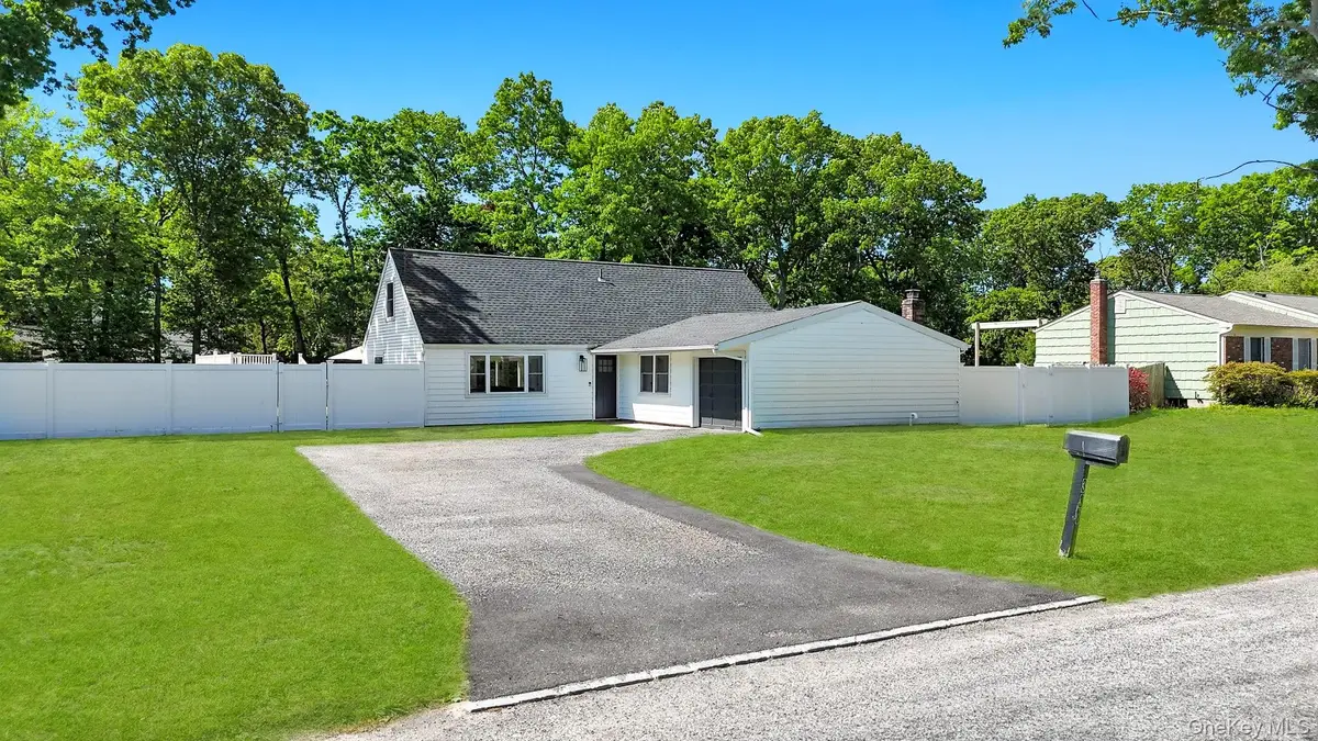 338 Easton Street, Ronkonkoma, NY 11779 - #1