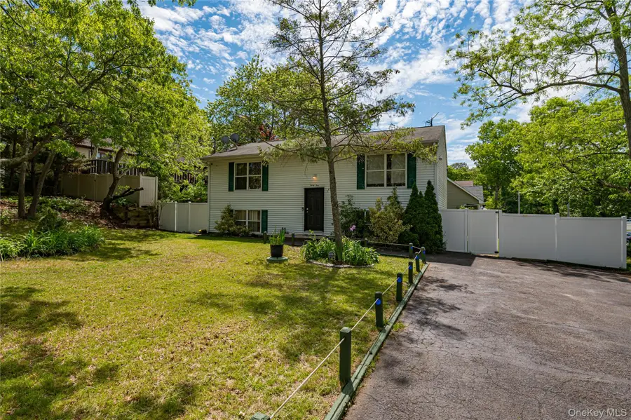34 Roberts Street, Mastic, NY 11950 - #2