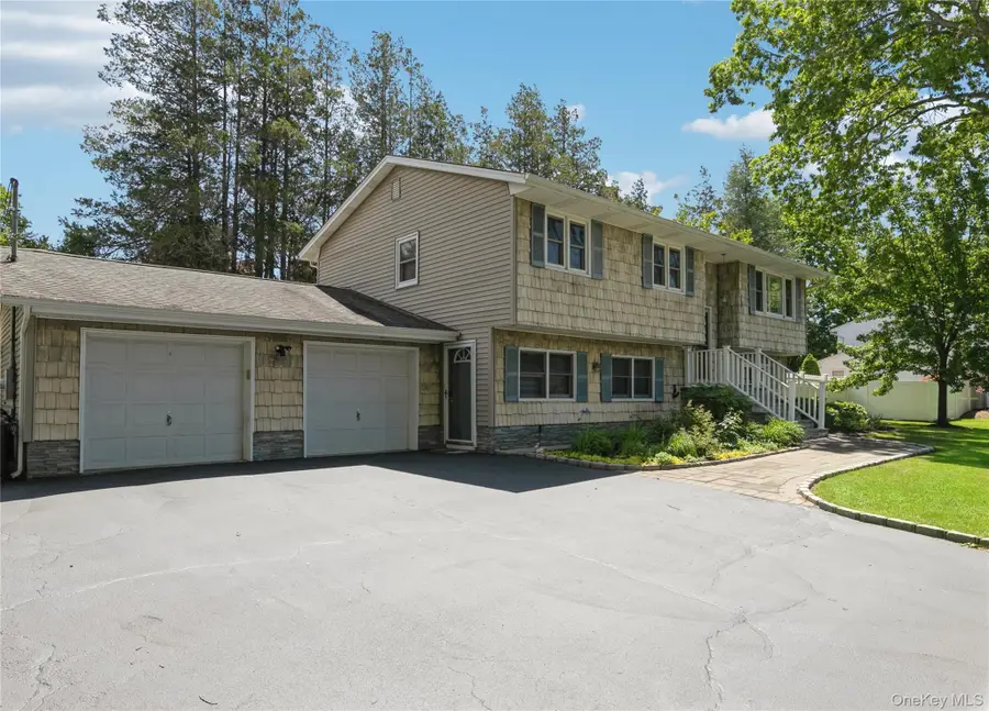 115 Clarendon Road, Ronkonkoma, NY 11779 - #3