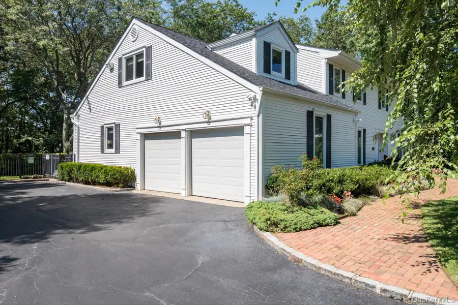 251 Baird Court, Woodbury, NY 11797 - #3