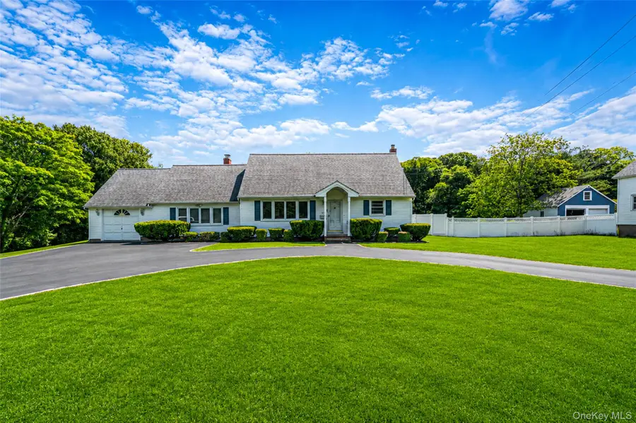 376 S Country Road, East Patchogue, NY 11772 - #2